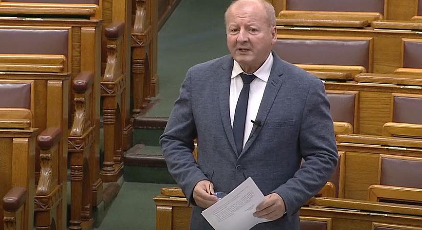 Dr. Simicskó István: Nem csak szavakban, de tettekben is kiállunk az idősek mellett (VIDEÓ)