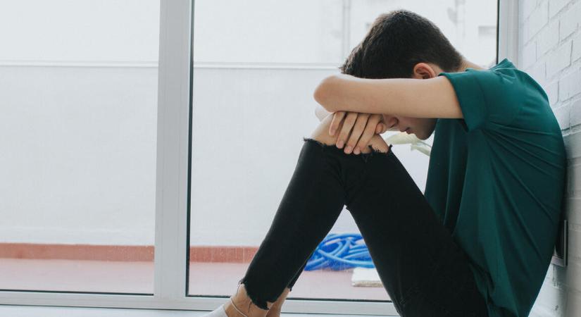 Pedofil támadásokra figyelmeztet az NMHH a közösségi médiában