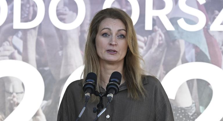 A Tisza Párt alelnöke 18 évesen az Anna-bál szépe volt, a korabeli lapok azonban csalást sejtettek