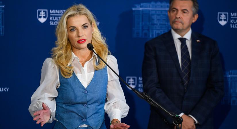 Šimkovičová női klubot alapított New Jersey-ben, de nem árulta el, hogy miért volt olyan drága a repülőjegye