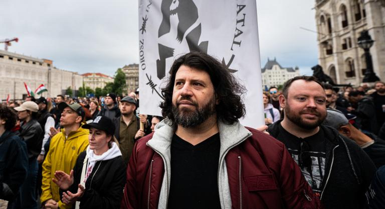 Így nem lehet rendszert váltani – Puzsér Róbert megírta Magyar Péter tíz legnagyobb hibáját