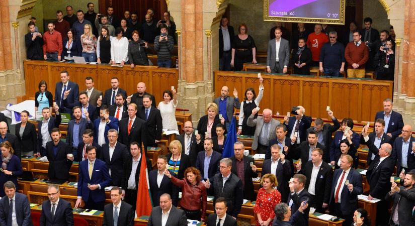 Strasbourgi bíróság: Kövér jogtalanul lépett fel a rabszolgatörvény ellen tiltakozó képviselőkkel szemben