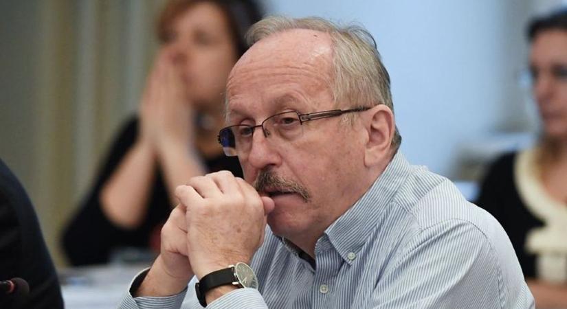 Pattanásig feszült a hangulat Erzsébetvárosban – lemondásra szólították fel a polgármestert