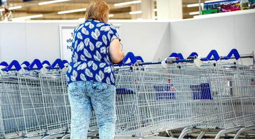 Drága fülhallgatót akart visszavinni a miskolci boltba, nem gondolta volna, hogy ilyen dumával rázzák le