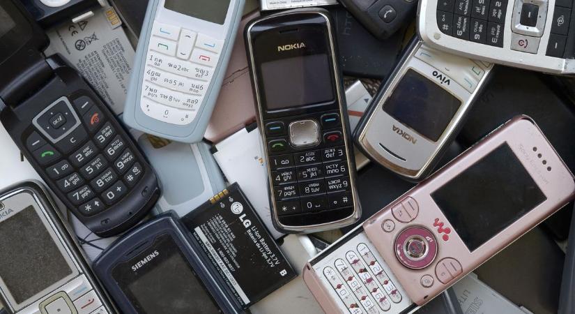 Ezek a régi telefonok most akár milliókat is érhetnek