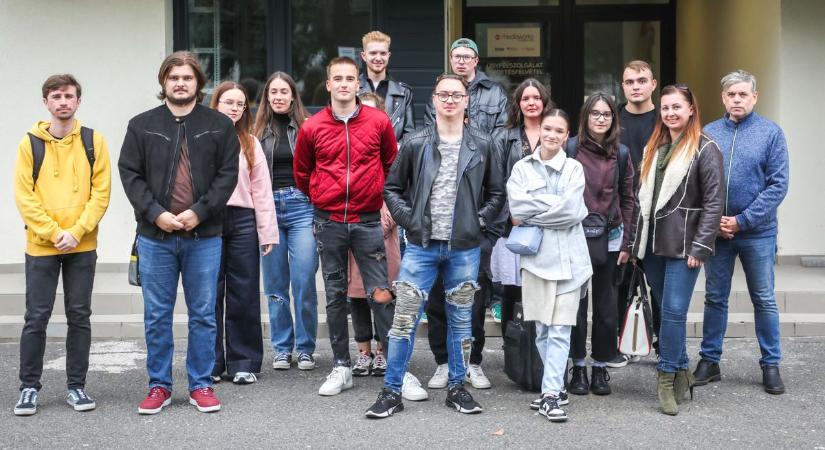 Bölcsészhallgatók keresték fel a Boon-szerkesztőséget - képekkel