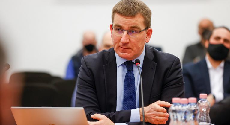 Rácz András szerint a magyar kormány saját polgárain ütött egyet az ukrán híroldalak betiltásával