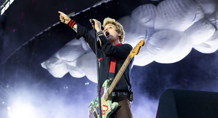 „Ott mennek az Epstein-akták!” – Beszólt Trumpnak a Green Day egy koncerten