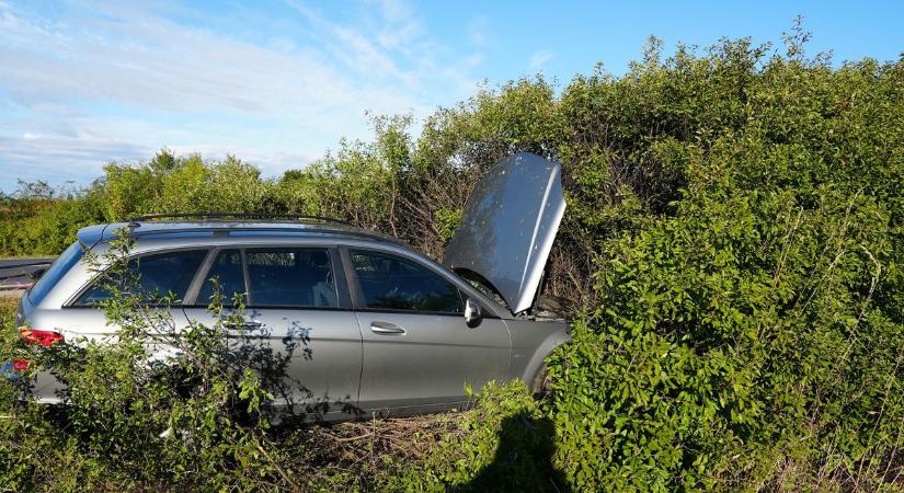 Friss fotókon a Füzesabonynál történt baleset, kiderült, ki sérült meg