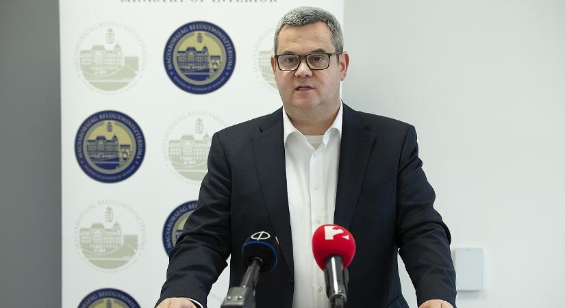 Elbúcsúzhatunk a „kutyanyelvtől” – Jön az e-táppénz