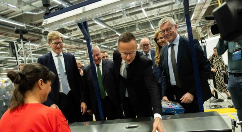 A nap képe: Szijjártó Péter szokatlan helyszínen bukkant fel