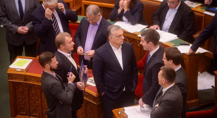 Pert nyert Strasbourgban a Demokratikus Koalíció, Kövér László törvénytelenül bírságolta meg a rabszolgatörvény ellen az Országházban tiltakozókat