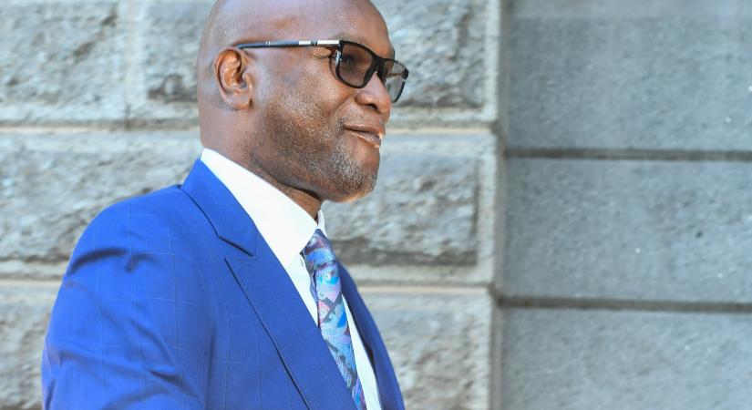 Holtan találták a dél-afrikai nagykövetet egy párizsi szálloda előtt