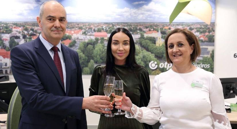 Megújult az OTP Bank fiókja Balmazújvároson