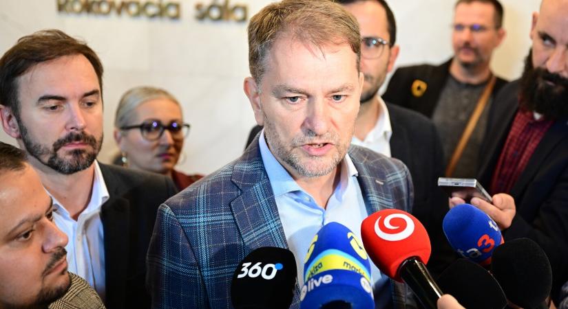 Fico egymásnak ugrasztotta az ellenzéket, vágni lehet a feszültséget a pártok között