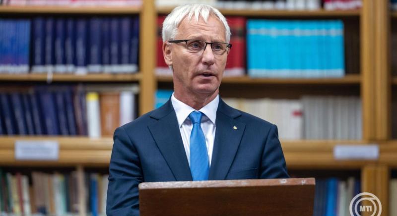 Soltész Miklós: Sok-sok pap és szerzetes mutatja az élet példáját
