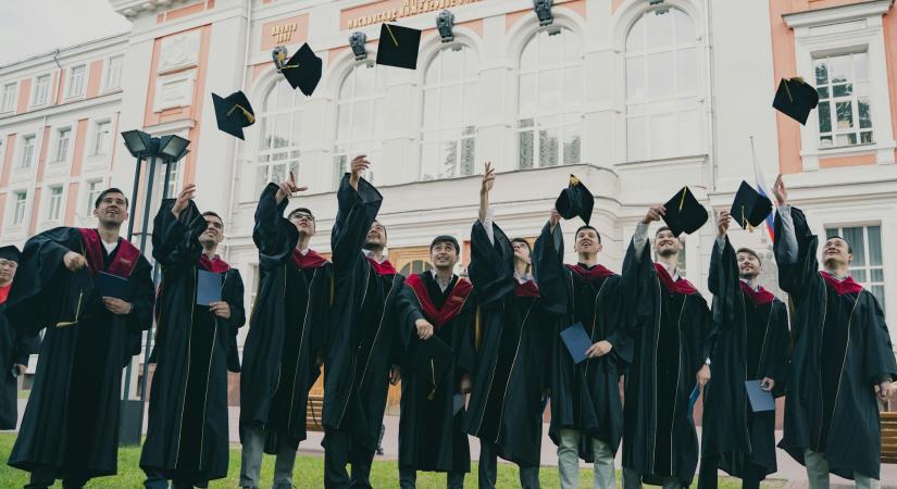 Indonéz egyetem blokkláncra viszi a hallgatói tanulmányi adatokat
