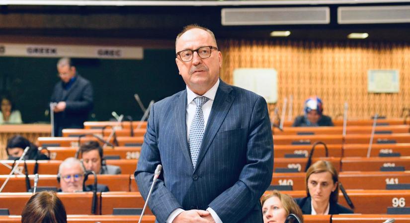Strasbourgban elkezdődött a magyarországi választási kampány