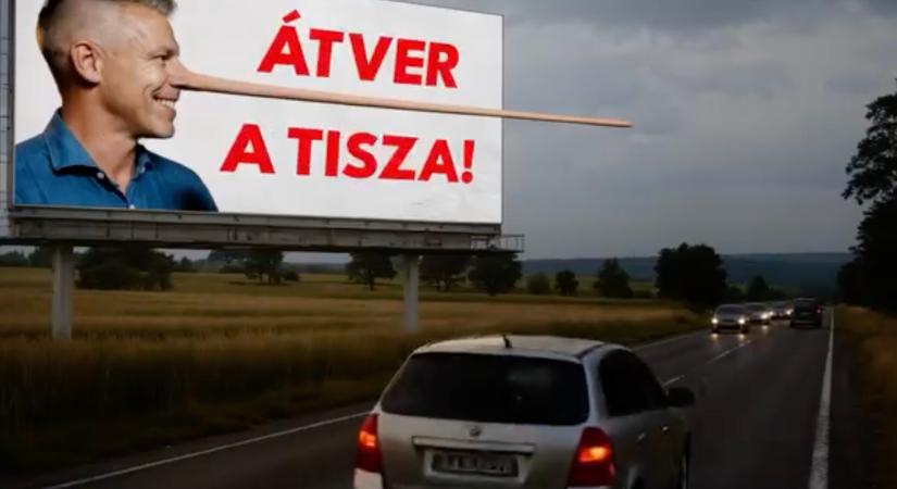 Pinokkióvá változtatták Magyar Pétert (videó)