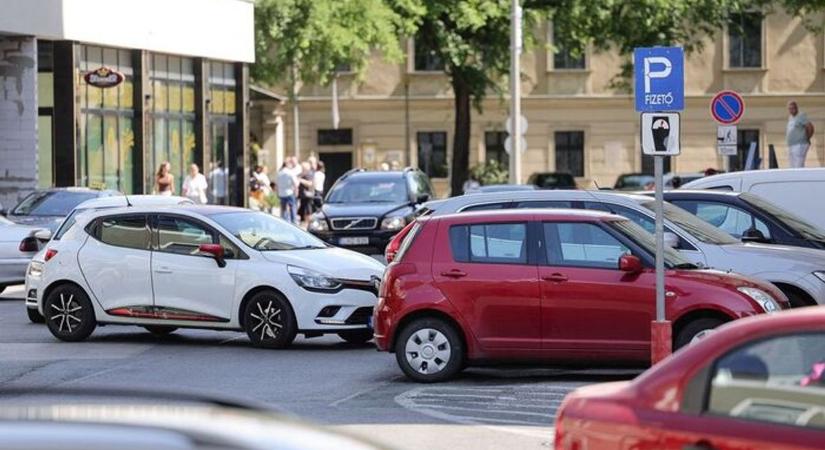 Így változik a parkolási rend Egerben