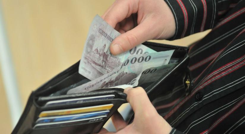 A minimálbér kétszámjegyű emelésére lehet számítani jövőre