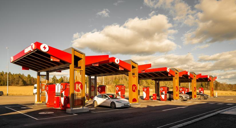 Bekapcsolták az első megawattos töltőt a Circle K benzinkútján
