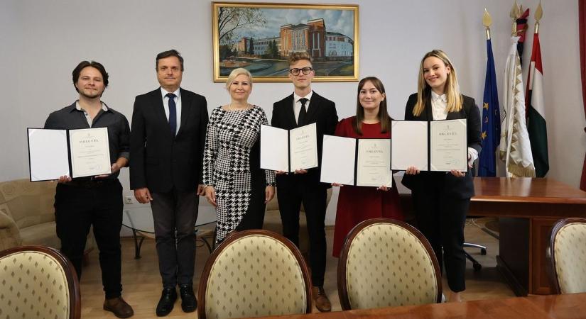 Négy szombathelyi egyetemista is elnyerte a Nemzeti Felsőoktatási Ösztöndíjat