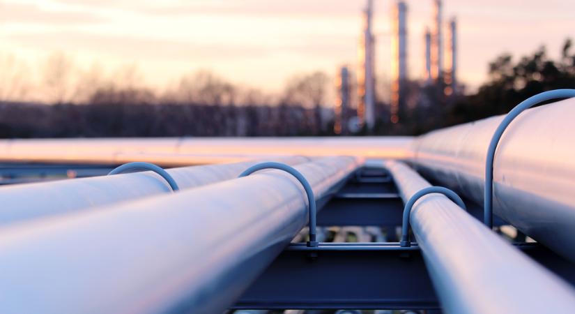 A magyarok kétharmada elutasítja, a Tiszások támogatják az orosz energia tiltását