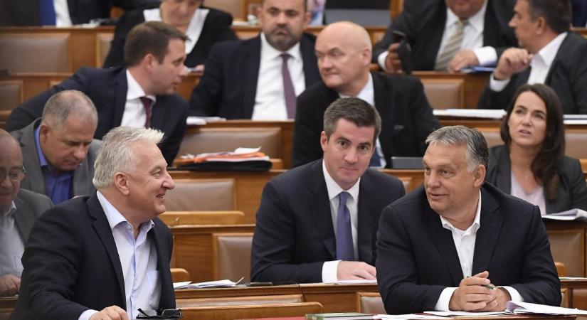Semjén Zsolt azon dolgozik, hogy a választás után is maradjon a háborús vészhelyzet