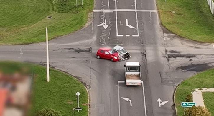 Drón vette fel videóra a balesetet, ahol az egyik jármű „hirtelen balról ott termett”