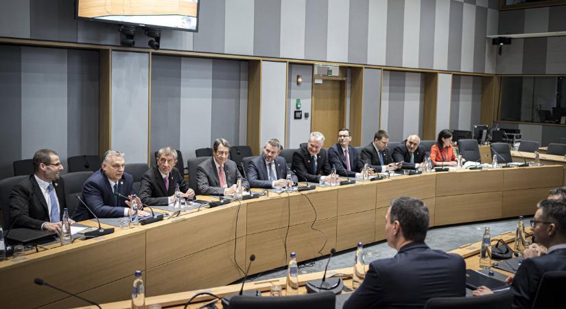 „Ketrecharcra” készül Orbán Viktor az EU-csúcson
