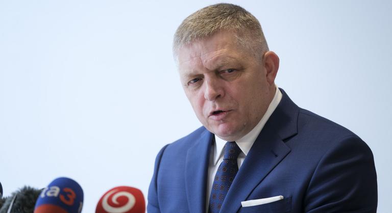 A Fico-kormány megszorításai miatt tüntettek Pozsonyban