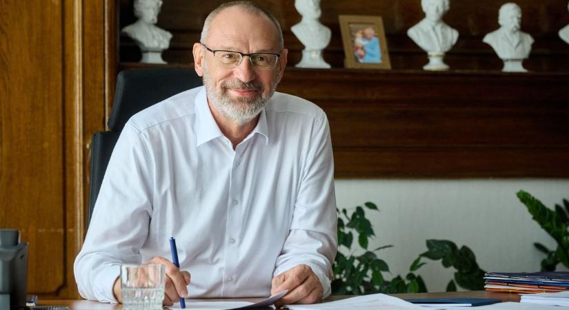Zsigó Róbert: Isten éltesse az időseket!