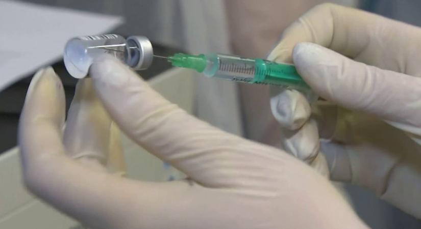 Vizsgálat indult az egyik gyógyszercégnél a vakcinagyártás miatt