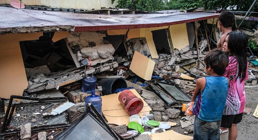 Óriási földrengés rázta meg a Fülöp-szigeteket, rengeteg az áldozat