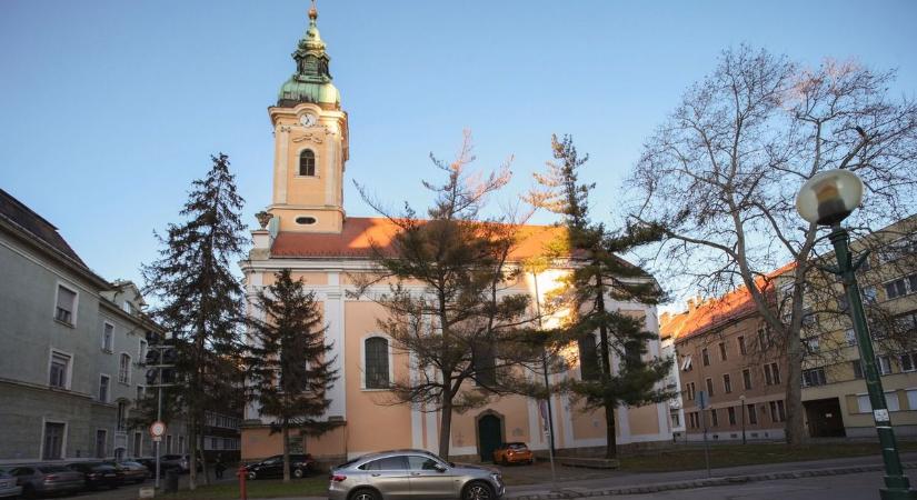 Mindenkiben megállt az ütő, amikor gránátot találtak a szegedi szerb templom tövében