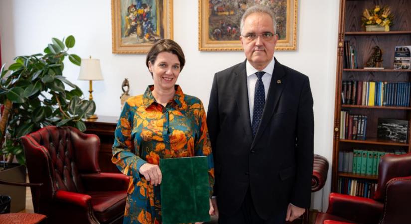 Új szakmai központtal és vezetőkel fejlesztik a pszichiátriai ellátást a Debreceni Egyetemen