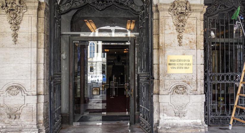 Fejlesztés helyett válság: méltánytalan munkakörülmények, egyre növekvő feszültség Demeter Szilárd alatt a központosított múzeumi rendszerben