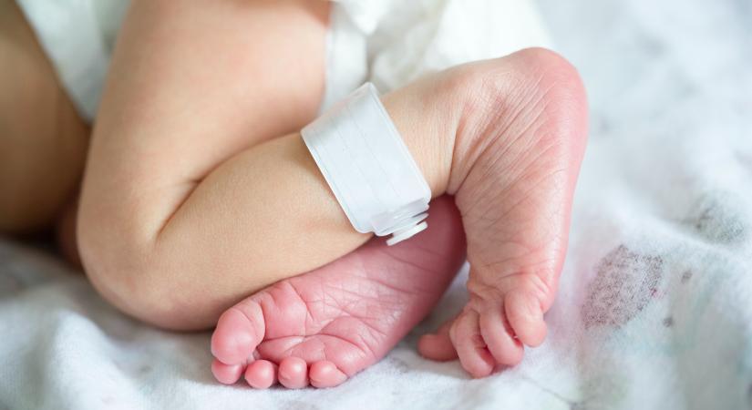 10 milliót fizetnek a szülők ennek a nőnek, hogy adjon nevet a születendő gyermeküknek