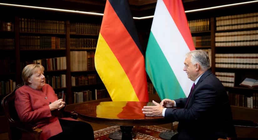 Angela Merkel Orbán Viktornál járt még a CEU előtt