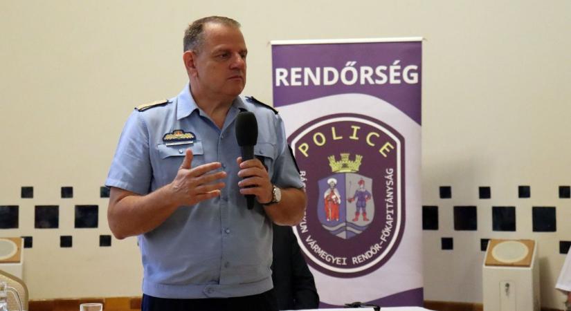 Mérföldkő Kecskeméten: megtartották az első Országos Roma Police Café-t a Cifrapalotában