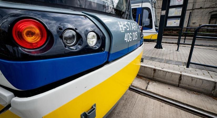 Tram-train ütközött Szeged belvárosában – pótlóbuszok közlekednek az érintett szakaszon