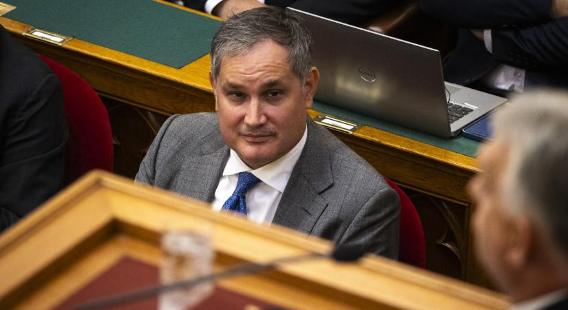 Válasz Online: Szinte számolatlanul önti az állam a pénzt a Nagy Márton családjához kötődő magántőkealapokba