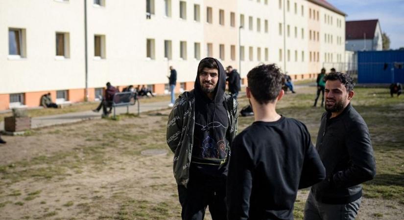 Luxusban élnek egyes migránsok Németországban: négycsillagos szállodákba költöztetik őket a helyi hatóságok