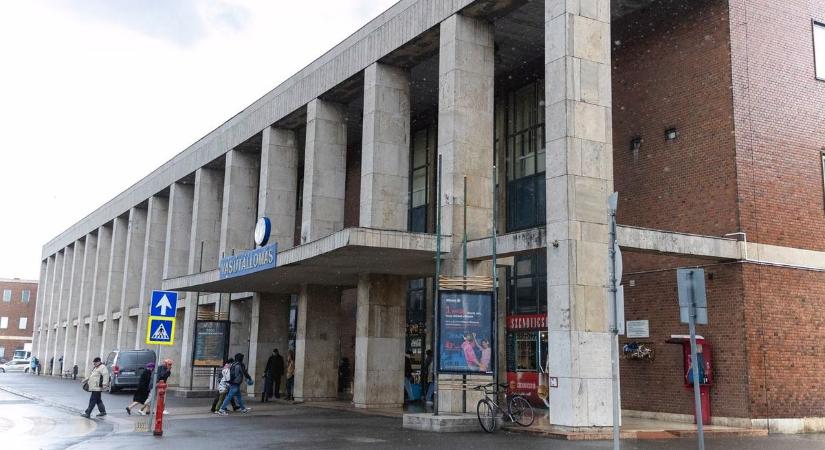 Mentőt kellett hívni a Nagyállomásra, másodpercek alatt történt meg a baj