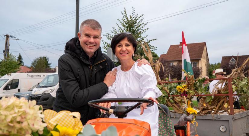 Vépi szüret: Felvonulás után mulatósra bulizhattak a vépiek