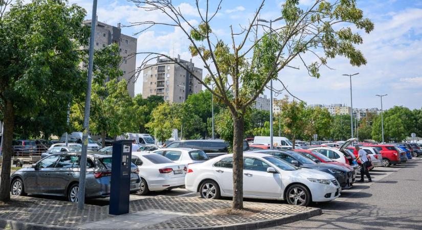Ismét ingyen parkolhatunk a Malompark területén
