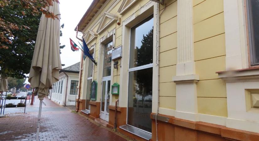 Bezárt Szentes egyik legnépszerűbb étterme, elárulta a tulajdonos, miért kellett lehúzni a rolót