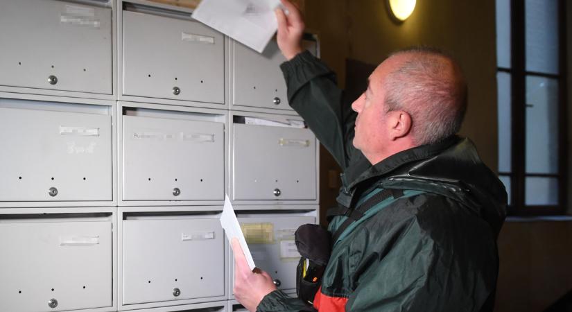 Bejelentették: mától indul a nemzeti konzultációs kérdőívek postázása