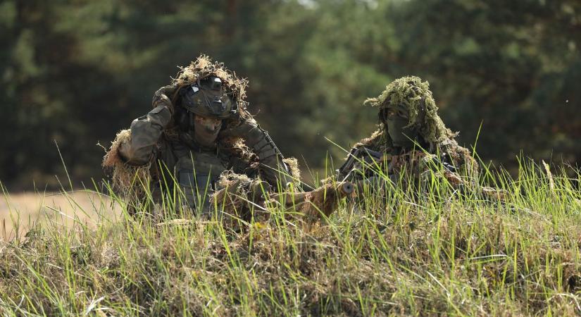 NATO-tagállamba vonul be az ukrán hadsereg: vadonatúj bázison képzik ki őket Oroszország ellen – a nyugat is beletanulna a drónháborúba